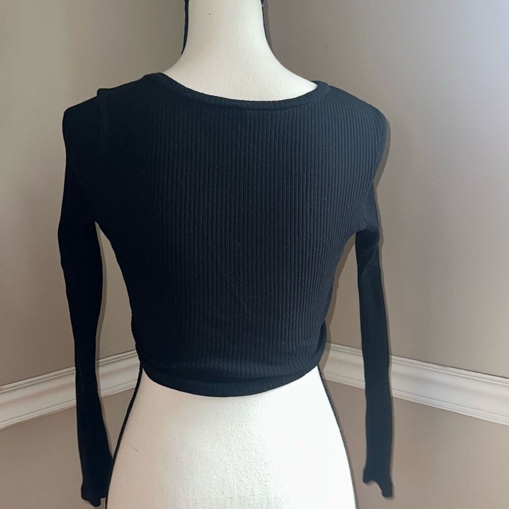 SHEIN Crop Top - Picture 4 of 5